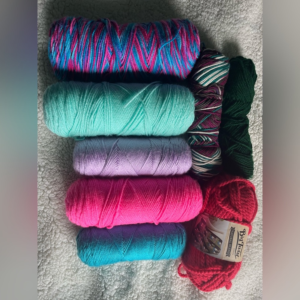 Assorted yarn
